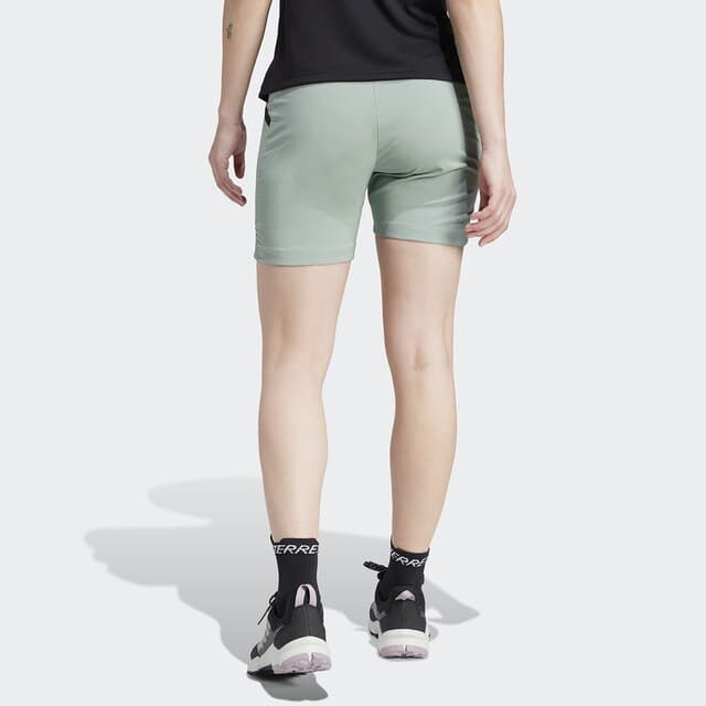 Detalle 2 de adidas Terrex Xperior shorts mujer 94% PET