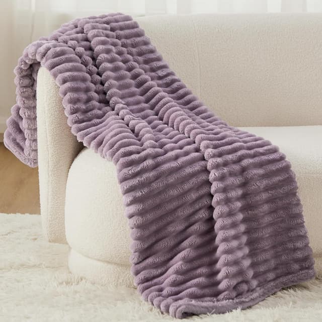 Detalle de Bedsure Fleece Throw Blanket for Sofa (Fluffy Cosy Warm), Light Purple, 130x170 cm