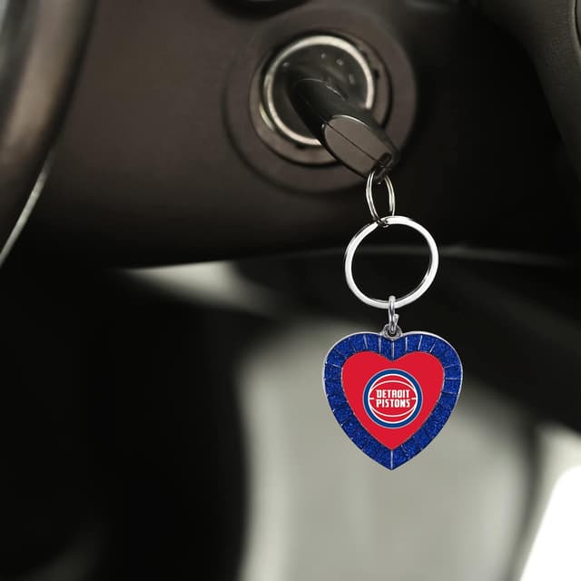 Detalle 2 de NBA Basketball Rhinestone Heart Keychain with Split Keyring