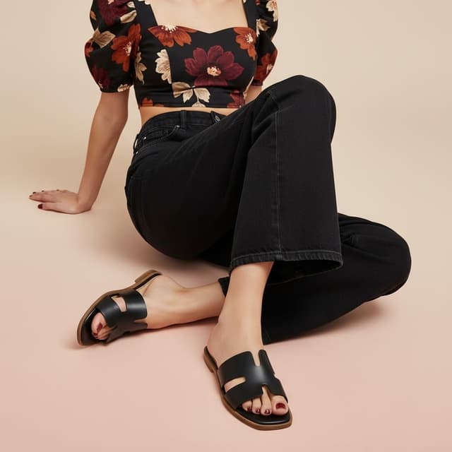 Thumbnail 6 de CUSHIONAIRE Voyage Cutout Strap Slides for Women — memory foam comfort slip-on summer flats