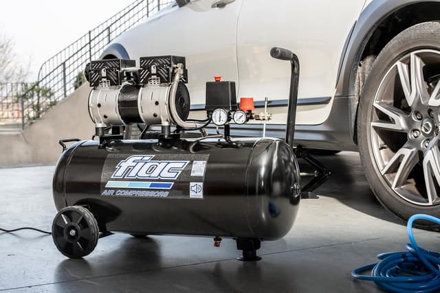 Thumbnail 4 de FIAC SUPERSILENT 50 compresor móvil silencioso 50 L