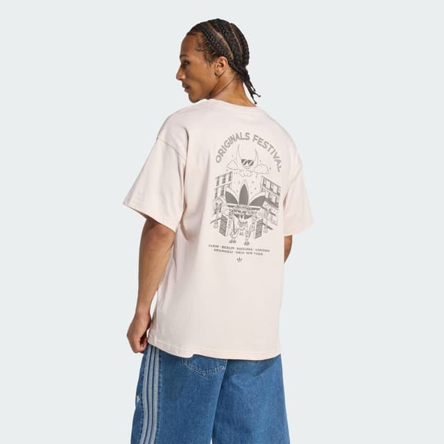 Detalle de Camiseta Adidas Street Band en rosa