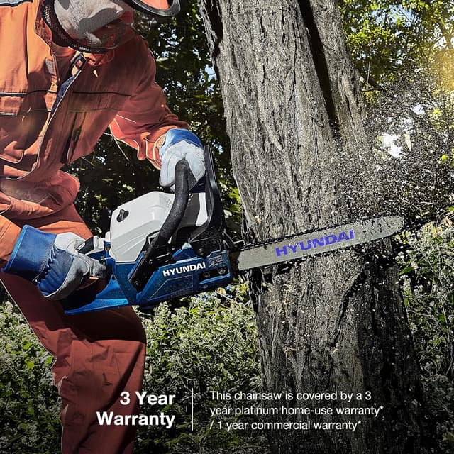 Detalle de Hyundai 62cc 20" Petrol Chainsaw – lightweight power for tree felling and firewood