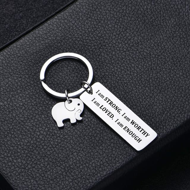 Detalle de BESPMOSP Inspirational “Don’t Forget How Strong You are” stainless steel keychain with velvet gift bag