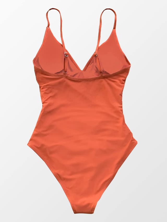 Detalle de CUPSHE maillot de bain une pièce pour femme à col en V profond et bretelles spaghetti réglables