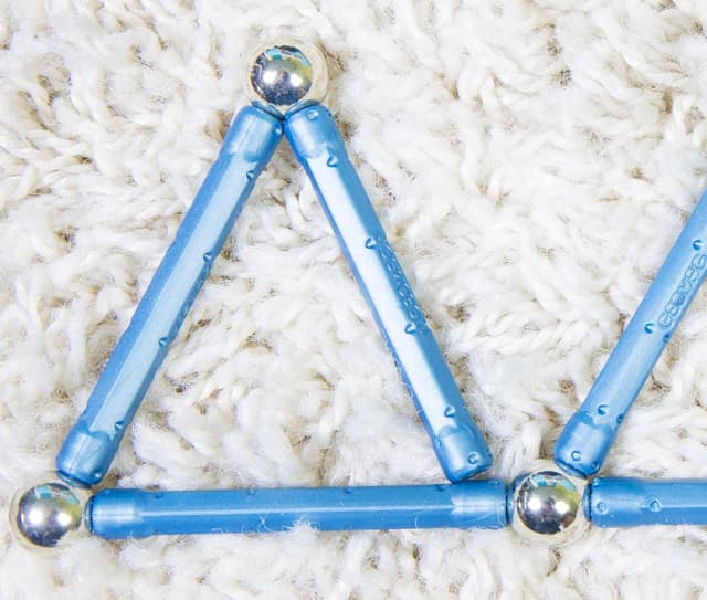 Detalle 2 de Geomag Mechanics PF.530.719.00 - Juego de construcción 28 piezas 🧩