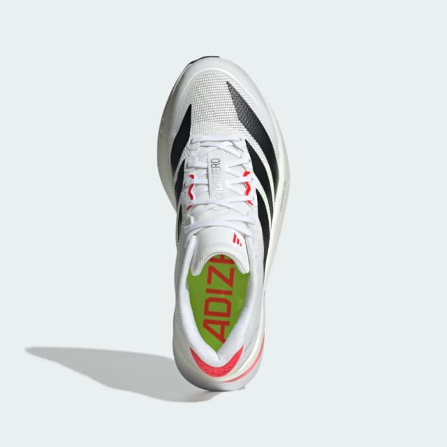 Detalle 2 de adidas Adizero Boston 13 en blanco: zapatilla para correr con enfoque en ligereza