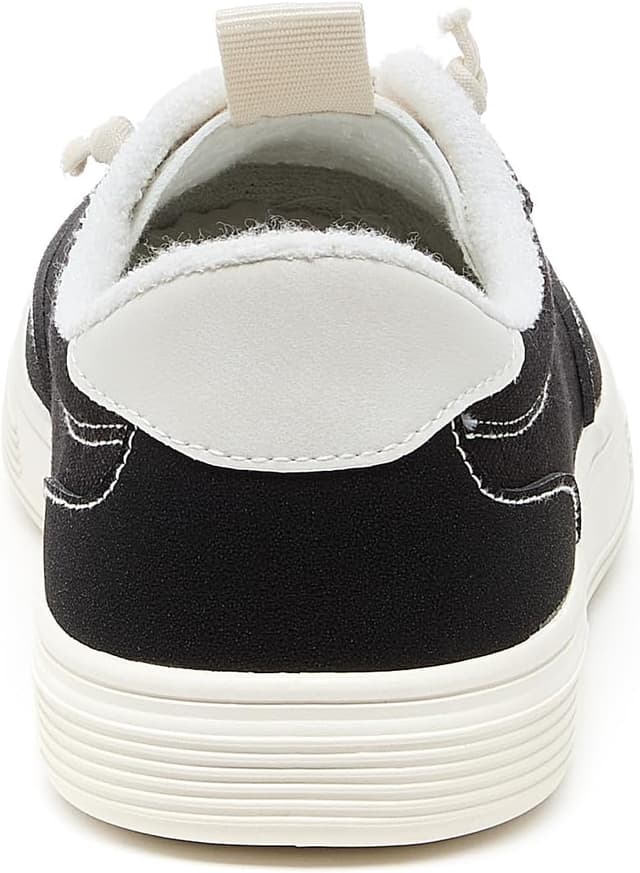 Detalle de Rocket Dog Zap Trainers with elastic lace system and towelling collar