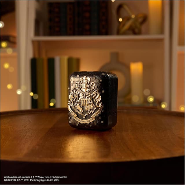 Detalle 2 de Bitzee Wizarding World Harry Potter Interactive Toy (20 characters inside) reacts to swipes, tilts and taps