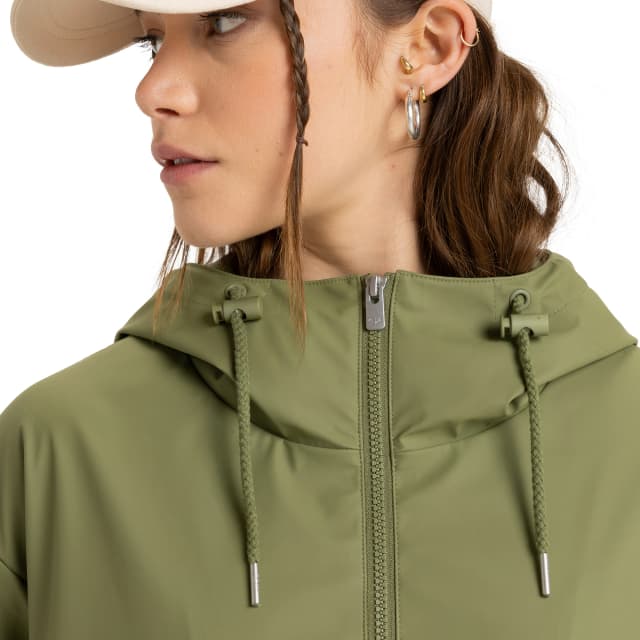 Detalle de Roxy Raining Again chaqueta impermeable mujer