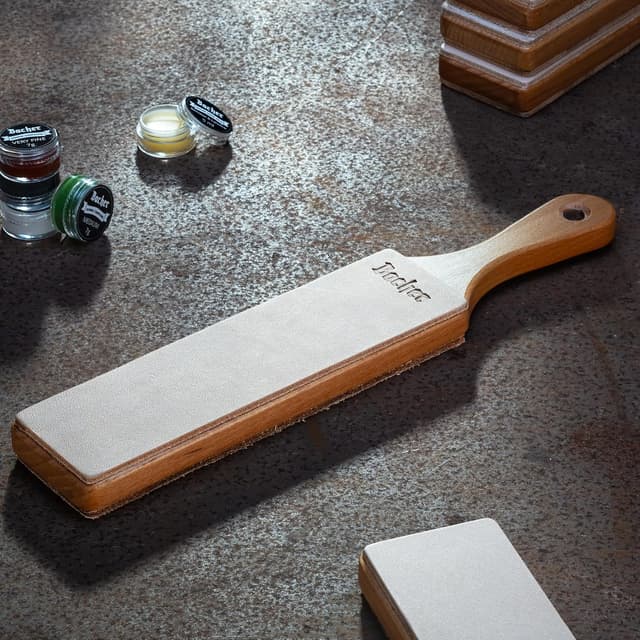 Detalle 2 de Bacher strop d’affûtage en cuir avec manche en bois dur (kit premium 4) – cuir tanné végétal 3 mm