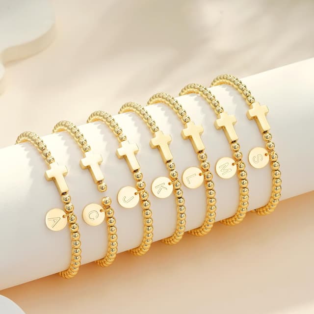 Detalle 2 de SLOONG Kreuz-Armband mit 18K Vergoldung und 26 Buchstaben – personalisiertes Damen-/Kinderarmband mit Kreuzdesign