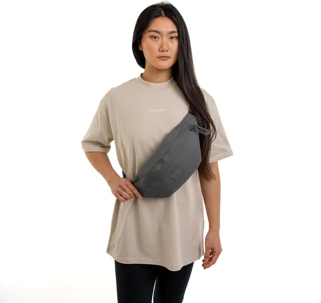 Detalle de Johnny Urban Marsupio Erik Large grigio scuro, idrorepellente (3 litri) uomo e donna