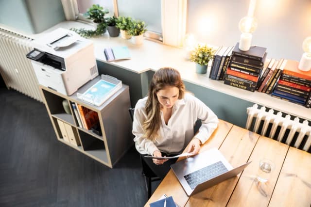 Thumbnail 2 de Brother DCP-L3560CDW Farbdrucker 26 Seiten/min