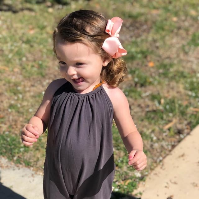 Detalle 2 de CÉLLOT 40PCS 4.5-Inch Grosgrain Hair Bows for Girls with Alligator Clips (40PCS, 20 Pairs)