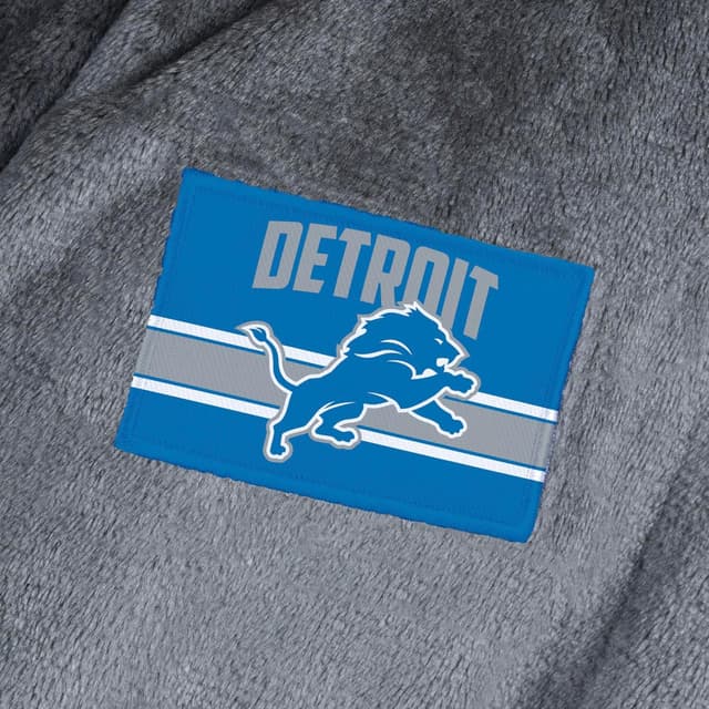 Detalle 2 de Northwest NFL Detroit Lions Silk Touch Bath Robe (Large/X-Large) in Rollout Charcoal