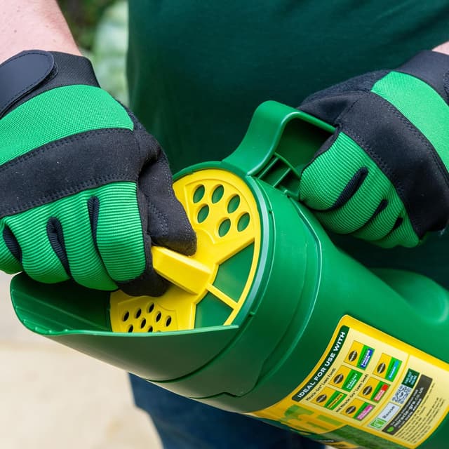 Thumbnail 2 de Miracle-Gro Compact Lawn Spreader