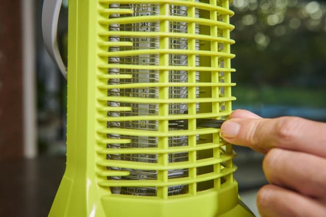 Thumbnail 6 de Ryobi RY18BZA-0 Lanterna insetticida 18V