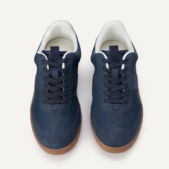 Detalle 2 de Amazon Essentials Damen niedriger Retro-Sneaker mit Schnürung