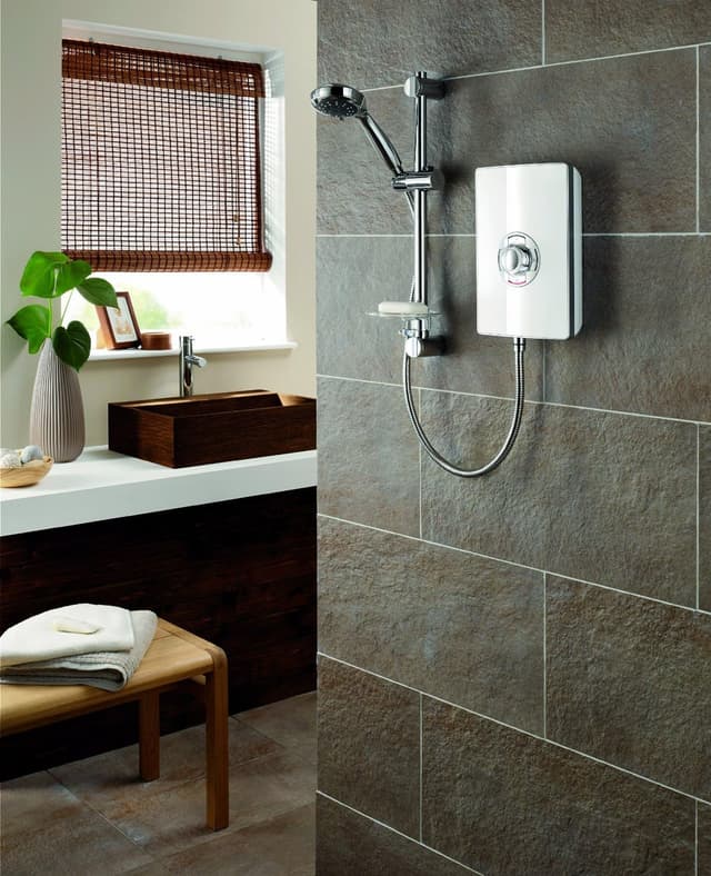 Detalle 2 de Triton Showers Collection 2 Shower Electric 9.5 kW