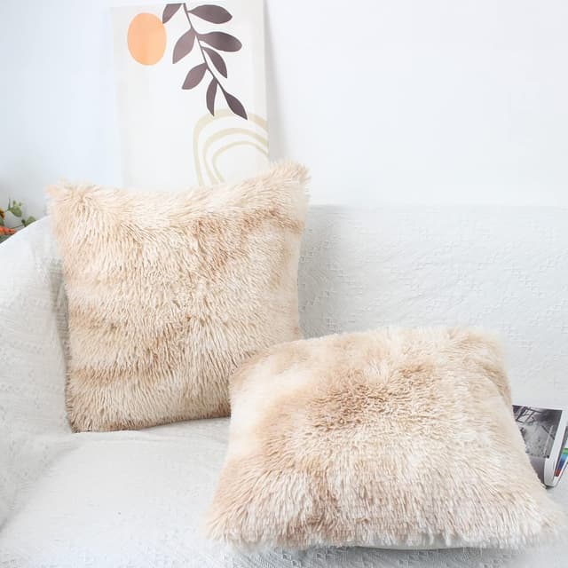 Detalle de OYIMUA Fluffy Cushion Covers (Faux Fur) 40cm x 40cm Beige – Set of 2