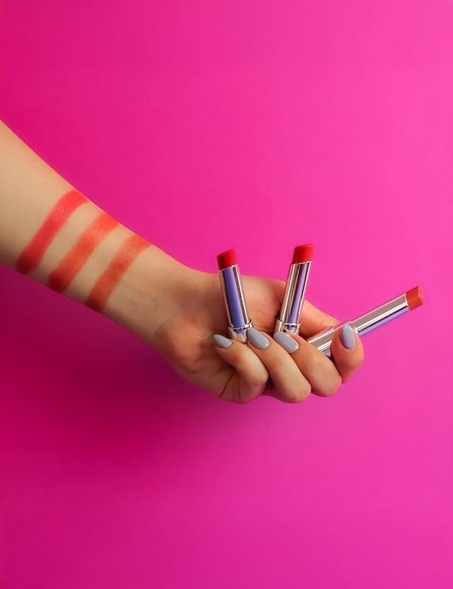 Thumbnail 4 de Flormar Sheer Up Lipstick Hidratante y Permanente 💄
Color Natural, Brillo Ligero, Textura Cremosa