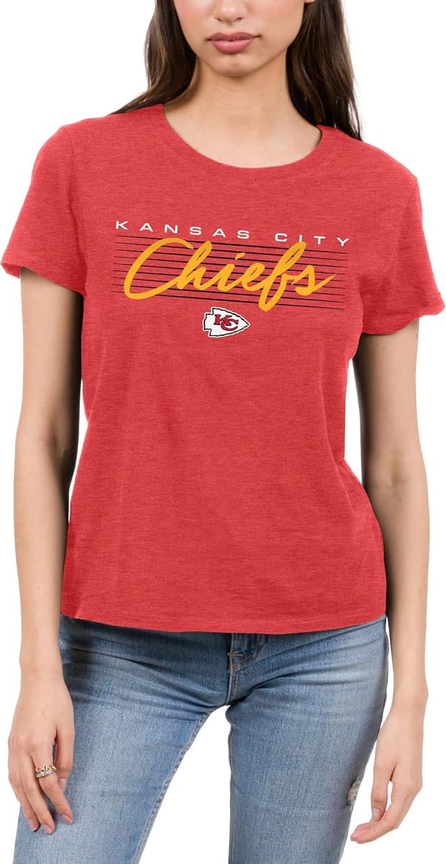 Detalle 2 de Junk Food NFL Women’s Retro Script Lines Fan T-Shirt (Officially Licensed)