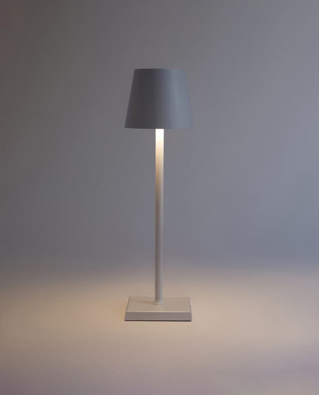 Thumbnail 1 de El Corte Inglés Sol lámpara de mesa exterior LED blanca