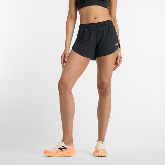 Imagen de New Balance WS51288BK pantalón corto mujer ultraligero en OfertitasTOP
