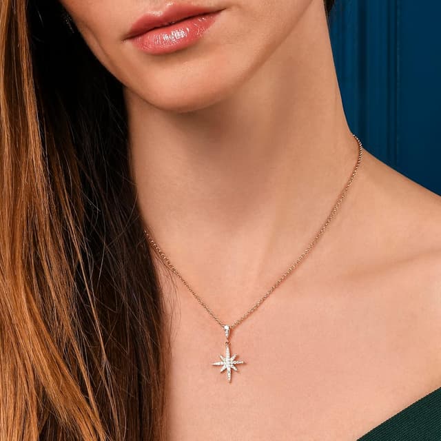 Detalle de Collier étoile polaire Namana pour femme en plaqué or rose, zircons pavés (avec écrin cadeau)