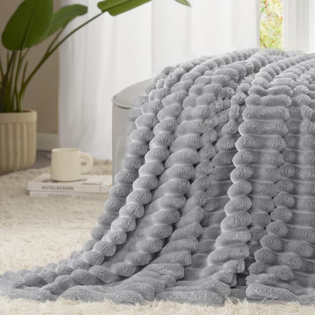 Detalle de WAVVE Kuscheldecke aus Mikrofaser – 150x200 cm, hellgrau (Sofadecke & Tagesdecke)