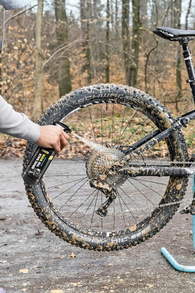 Detalle de Kärcher Zweiradreiniger 3-in-1 RM 44 G (500 ml) – Schwarz