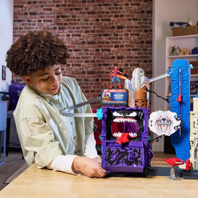 Detalle 2 de Marvel Spider-Man VenomVersus Netzschleuderer Spielset (Purple) mit Seilrutsche, 30+ Funktionen und Action-Figur