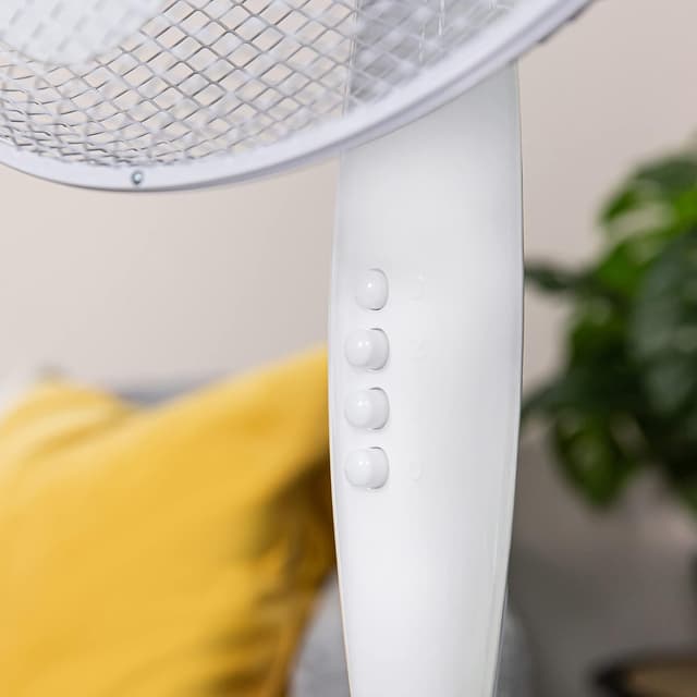 Detalle 2 de Russell Hobbs RHPPF1621 16 Inch lightweight pedestal fan with 3 speeds and adjustable height