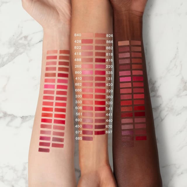 Detalle 2 de Estée Lauder Pure Color Long-Lasting Cream Lipstick with Cream Finish (Plumping & Nourishing)