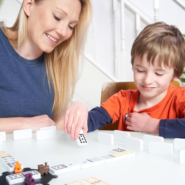 Thumbnail 6 de Jaques of London Mexican Train Dominoes Game (Family Set) | Wooden Storage Box | Since 1795