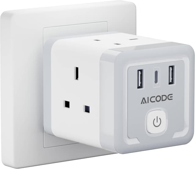 Detalle de AICODE 7-in-1 Plug Extension Socket with 3 USB (4-way) and Switch, 13A Multi Plug Adapter UK