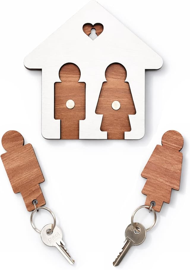 Thumbnail 6 de Porte-clés couple en bois LAC « Porte Clé Couple » – maison avec 2 personnages et 2 anneaux
