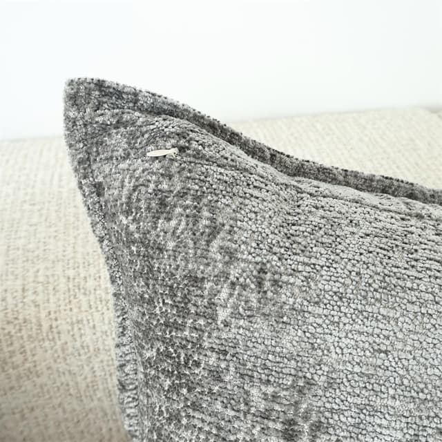 Detalle de OYIMUA Grey Chenille Cushion Covers (40cm x 40cm) Set of 2, textured throw pillow case with hidden zip