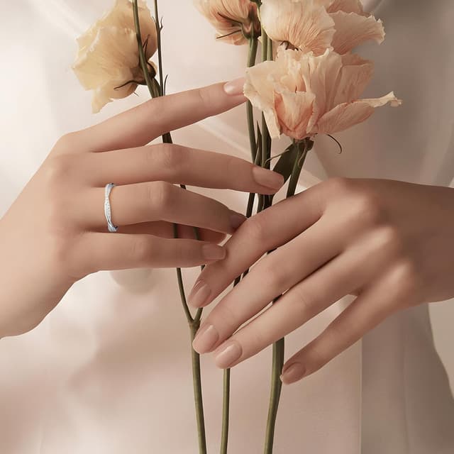 Detalle de Macachii 925 Sterling Silver & 14K Gold Plated Adjustable Engagement Ring (Thumb Ring) with Cubic Zirconia