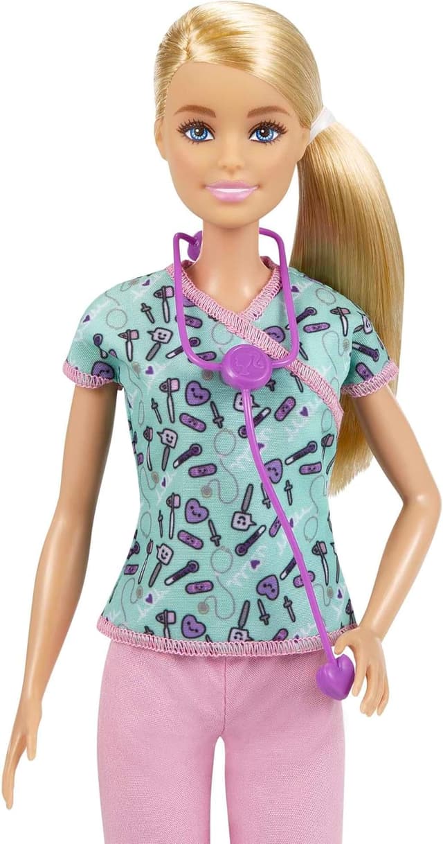 Detalle 2 de Barbie GTW39 Quiero ser Enfermera 🩺 muñeca rubia con accesorios