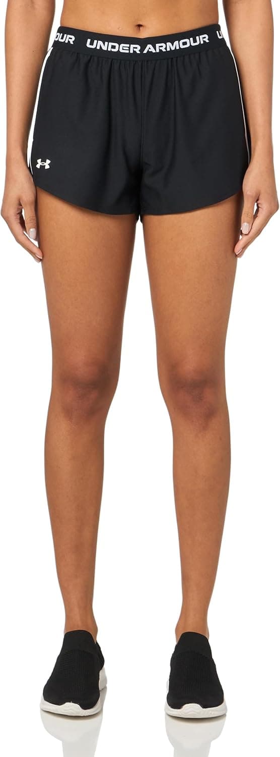 Detalle de Under Armour Women’s Tech Play Up Shorts (Black) — shaped hem running gym shorts with open-hand pockets