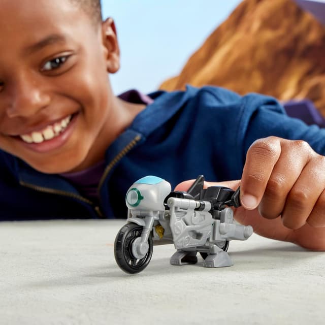 Detalle de Transformers EarthSpark Smash Changers – Action Figure convertibile Terran Thrash (10 cm) 2-in-1