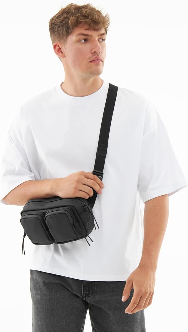 Detalle 2 de Johnny Urban Wesley Bauchtasche 3 L – Crossbody-Großtasche in Schwarz