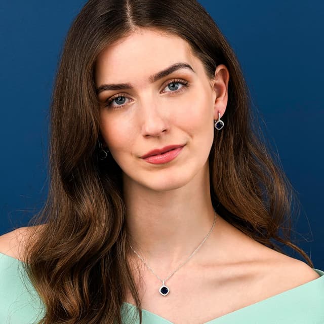 Detalle 2 de Diamond Treats boucles d’oreilles pendantes en argent 925 taille coussin avec pierres bleues