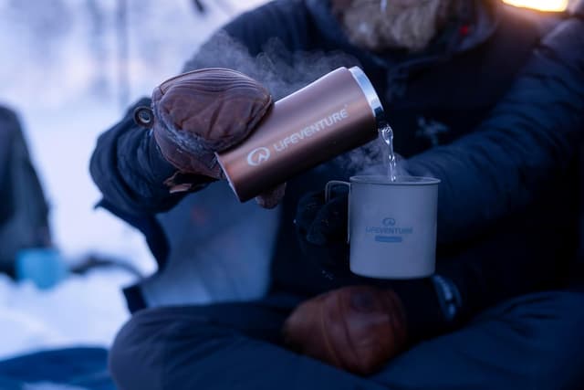 Detalle de Lifeventure Thermobecher (wiederverwendbarer Kaffee-Reisebecher) – vakuumisoliert, auslaufsicher, 300 ml
