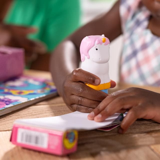 Thumbnail 6 de Melissa & Doug Sticker Wow Stempel-Set Einhorn mit Nachfüllset – 500 Sticker, nachfüllbarer Stempel und Aktivitätsblock