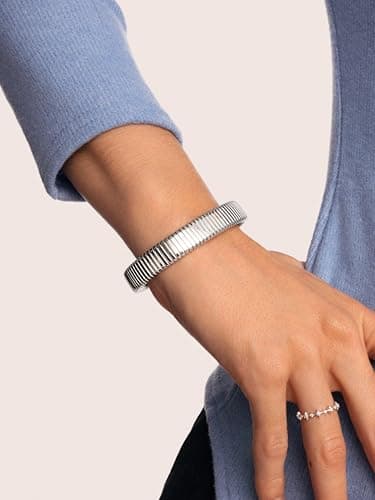 Detalle de SINGULARU Brazalete Big Belt, acero 4,5 mm 💍