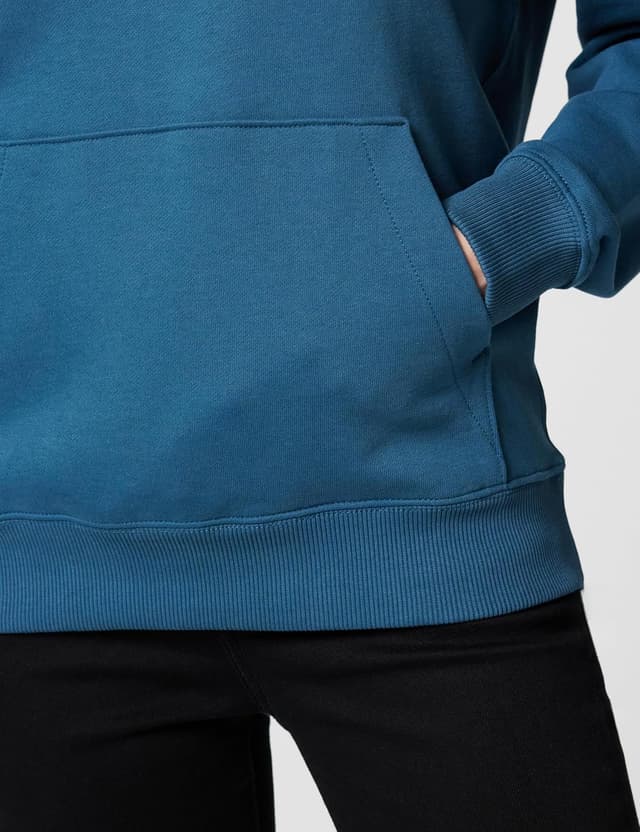 Detalle de Calvin Klein Men’s Terry Badge Hoodie