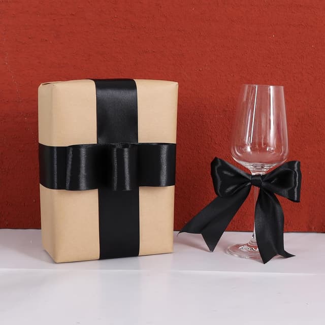 Detalle 2 de TONIFUL breites schwarzes Satinband (5,1 cm x 22,8 m) – einseitig glänzend, für Deko, Schleifen und Geschenkverpackung